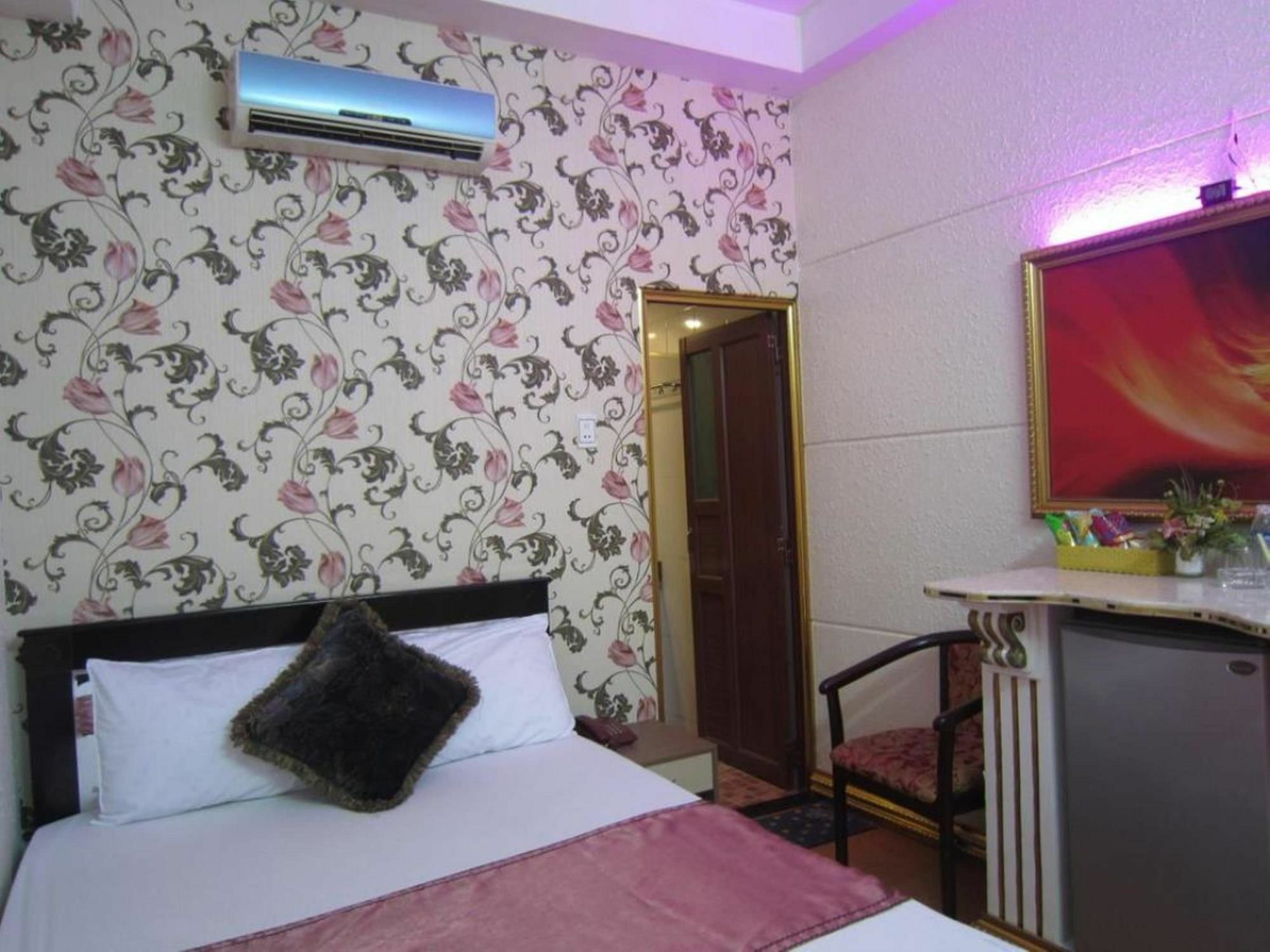 Tan Ha Hotel Хошимін Екстер'єр фото